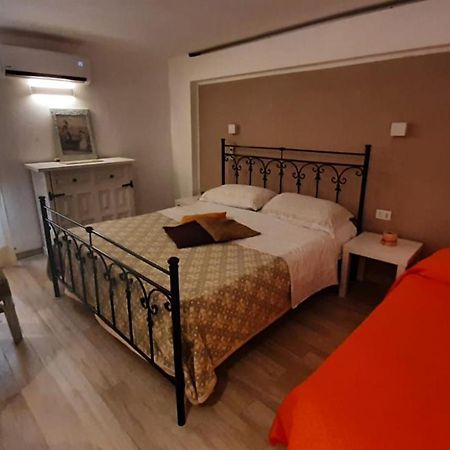 La Nicchia Del Borgo Apartment Taranto Exterior foto