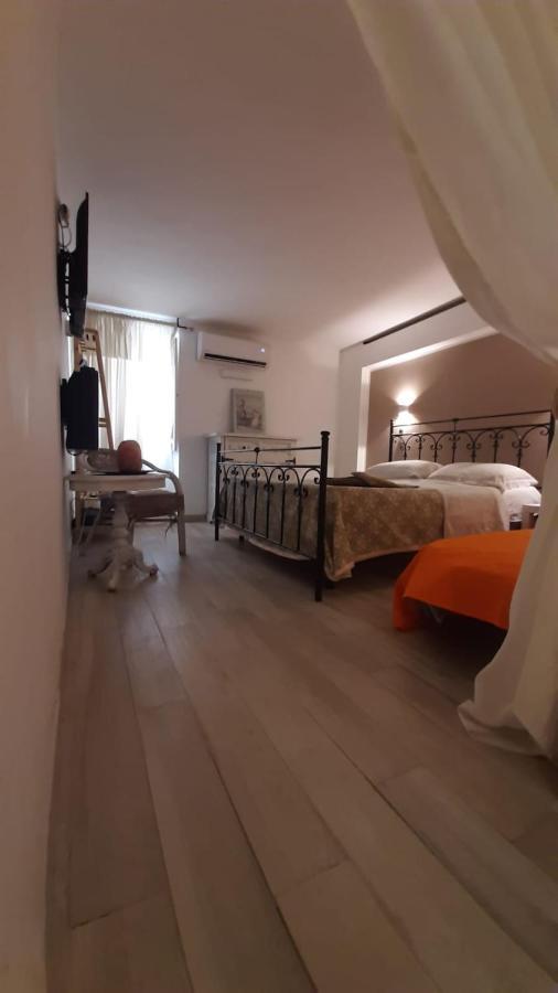 La Nicchia Del Borgo Apartment Taranto Exterior foto