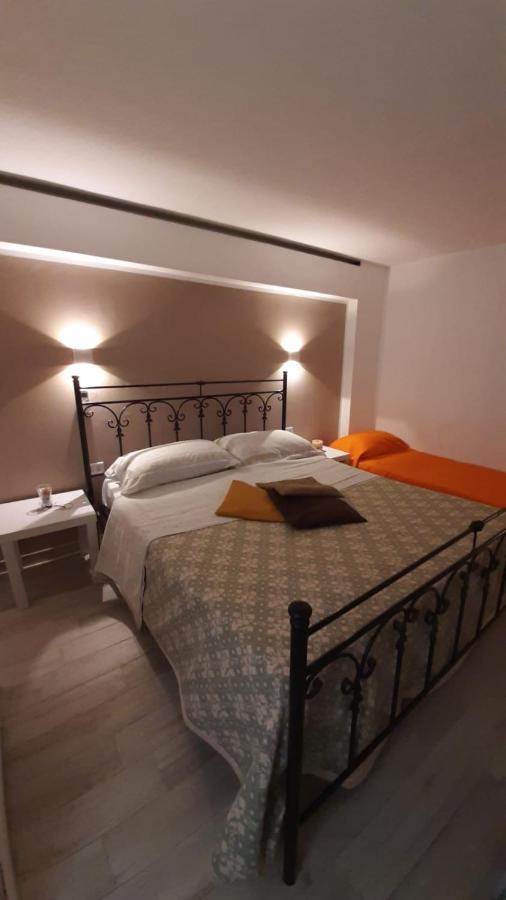 La Nicchia Del Borgo Apartment Taranto Exterior foto